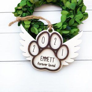 Farmhouse style Pet Loss engraved custom ornament, angel wings pet